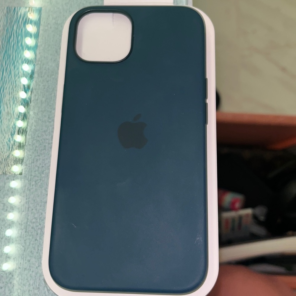 iPhone 13 apple silicon case